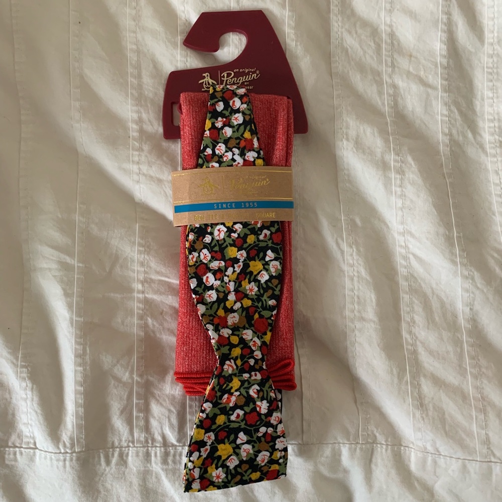 Penguin bow tie/pocket square set